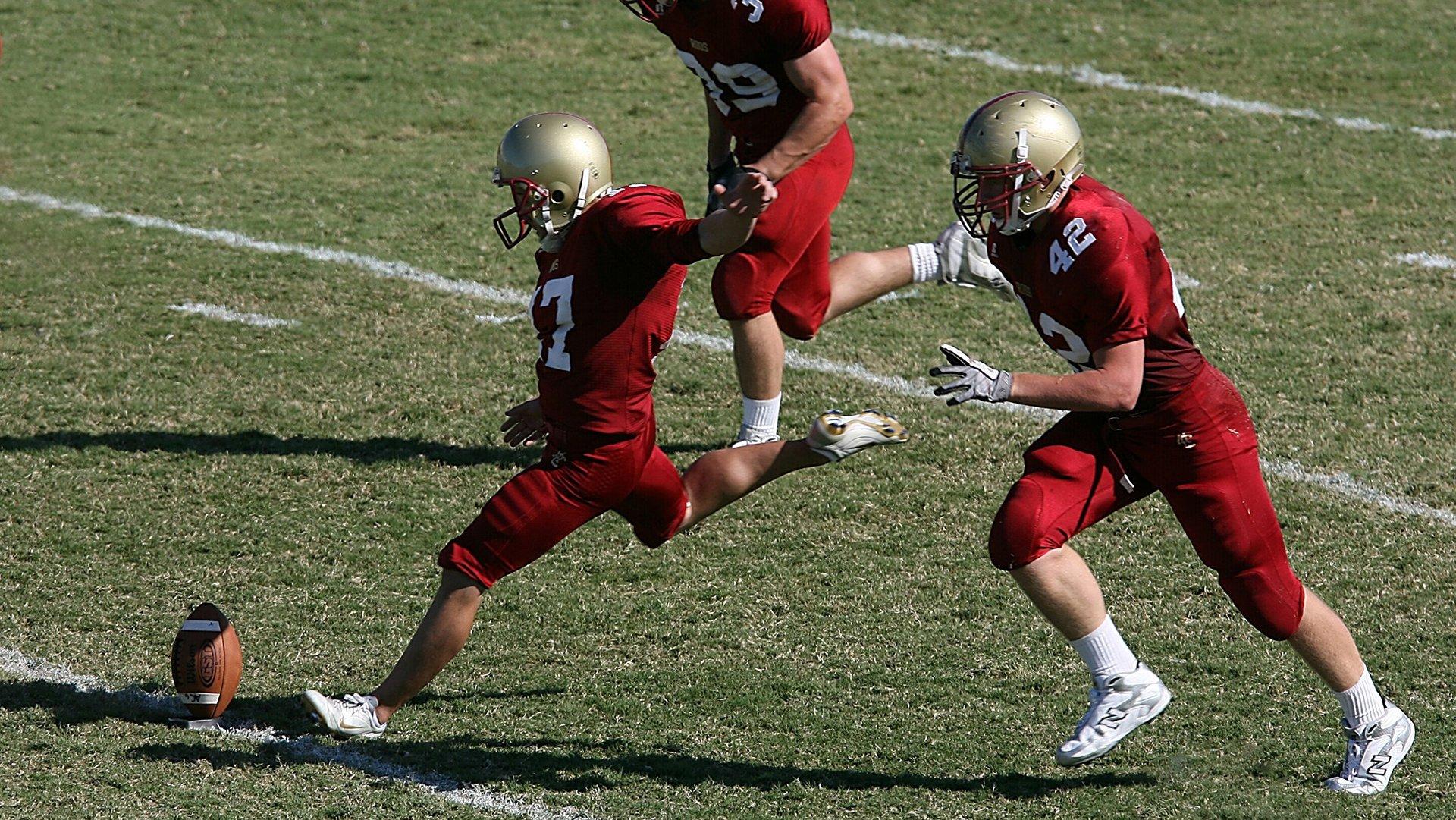伯恩利官方宣布签下后卫图安泽贝 7月1日正式加盟强化后防
